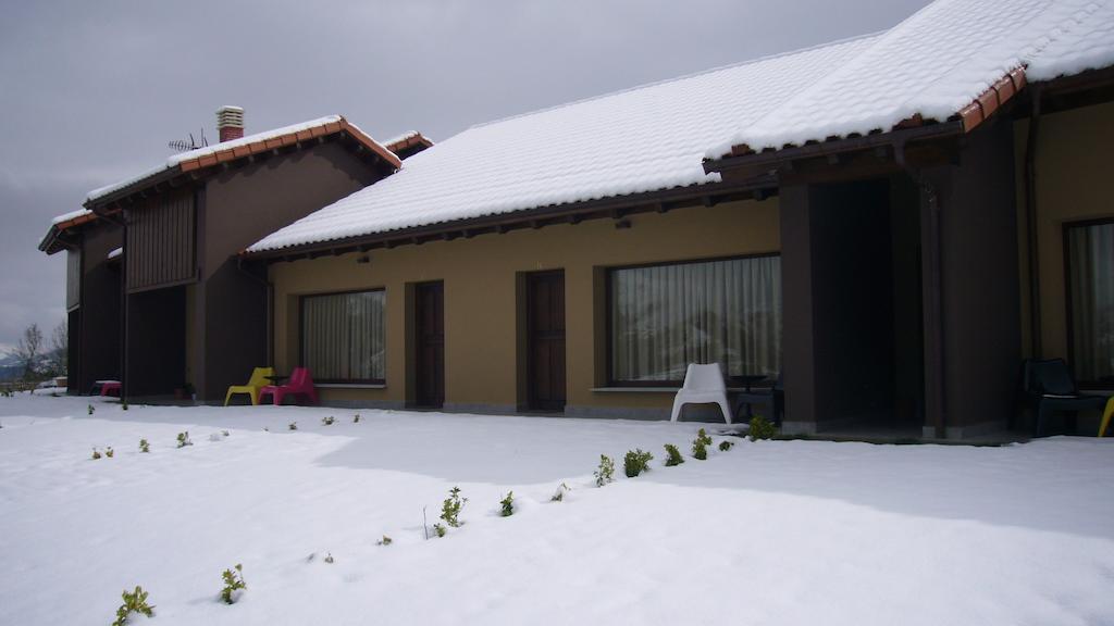 Apartamentos La Senda San Juan de Parres Exterior photo